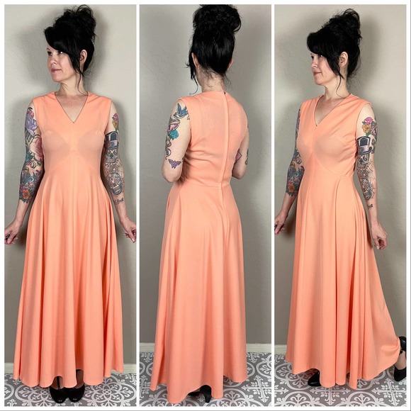 Vintage 1960s/1970s Peach Sleeveless Maxi Dress - Picture 3 of 6